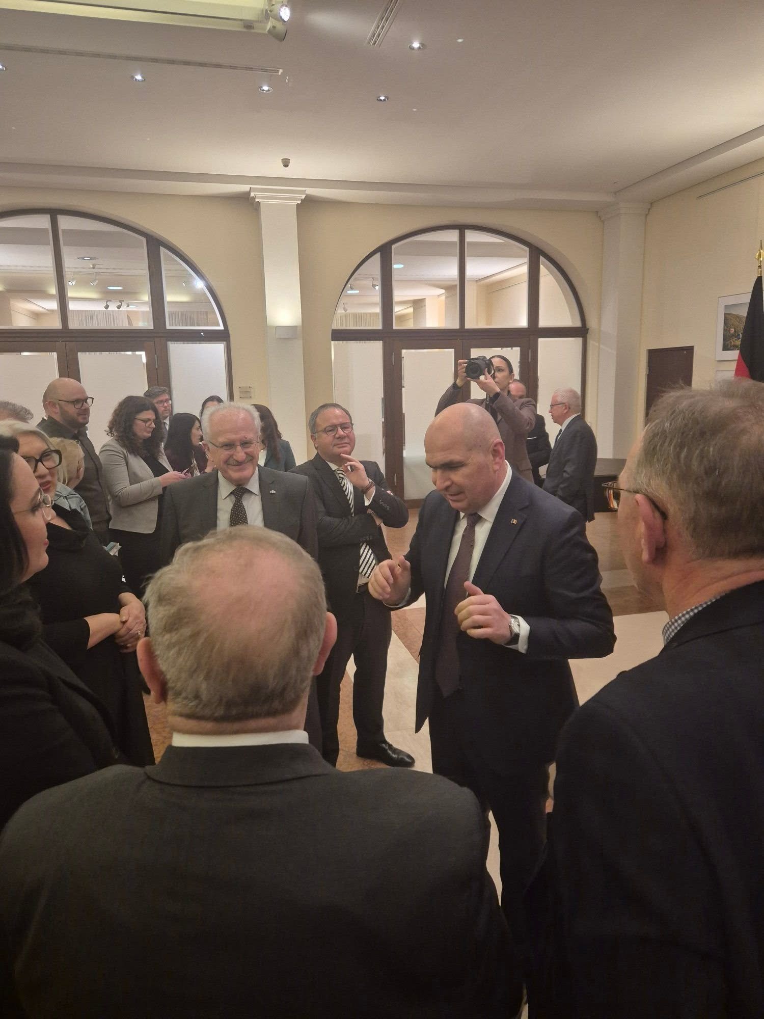 Ambasada României – fotografia 2